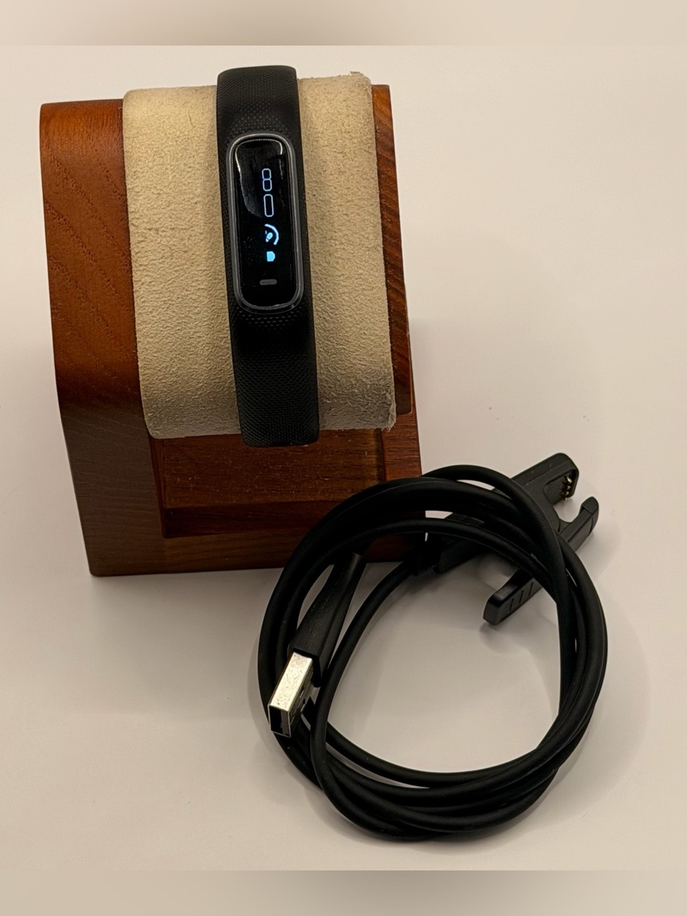 Garmin Vivosmart 4, Tested, Very Good, Charger Included, Smartwatch, Black